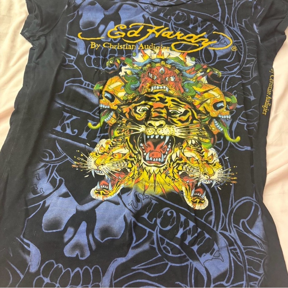 SOLD‼️Ed Hardy Black Tee with Vibrant Tiger and Skull Design